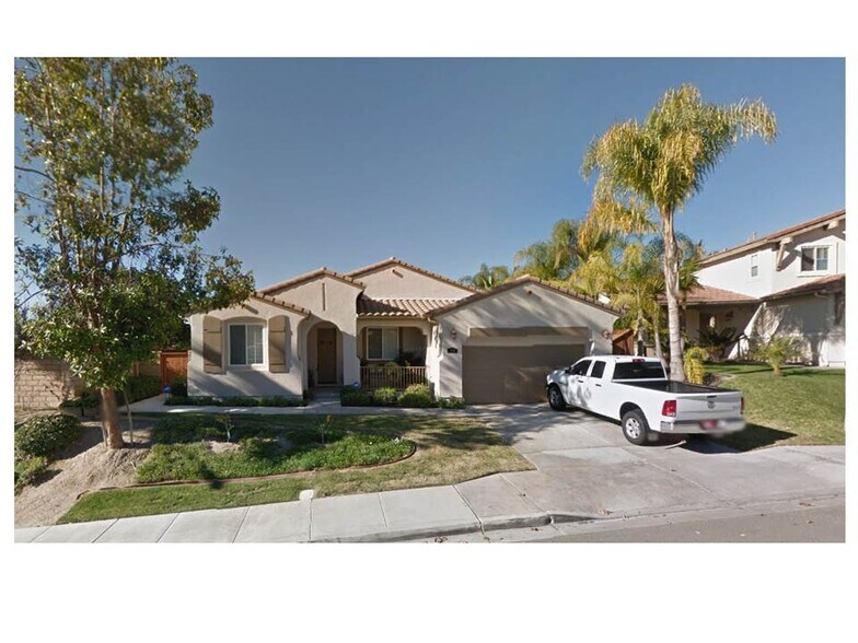 Building Photo - 556 Rocking Horse Dr