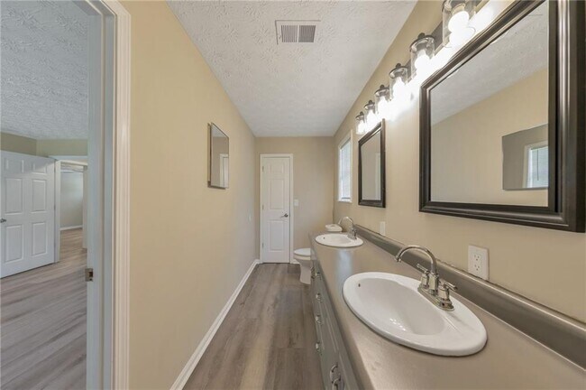 Building Photo - 3849 Dillard St