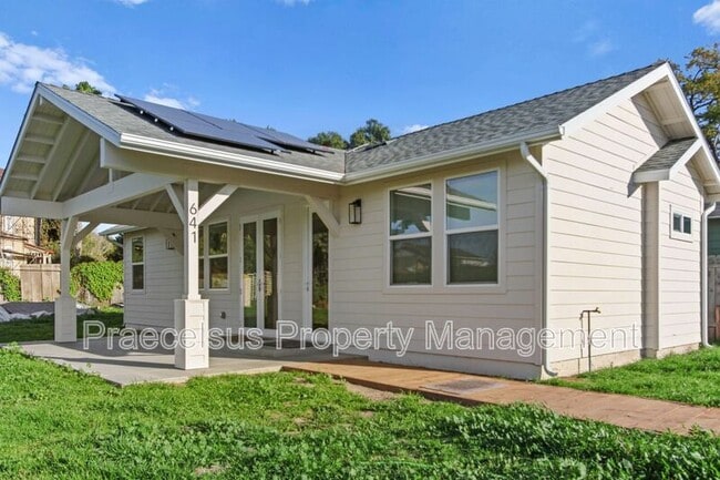 Building Photo - 641 Del Mar Ave