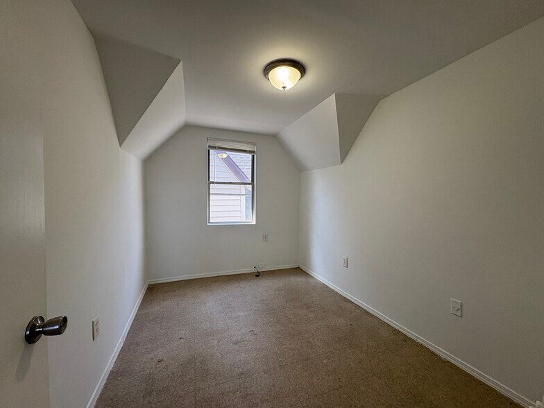Building Photo - 111 Winfield Ave