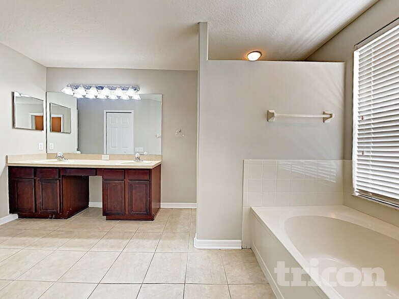 Building Photo - 4412 Windmill Pointe Dr