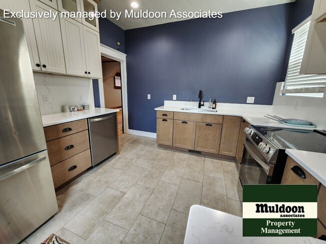 Building Photo - Remodeled Rancher Available now!