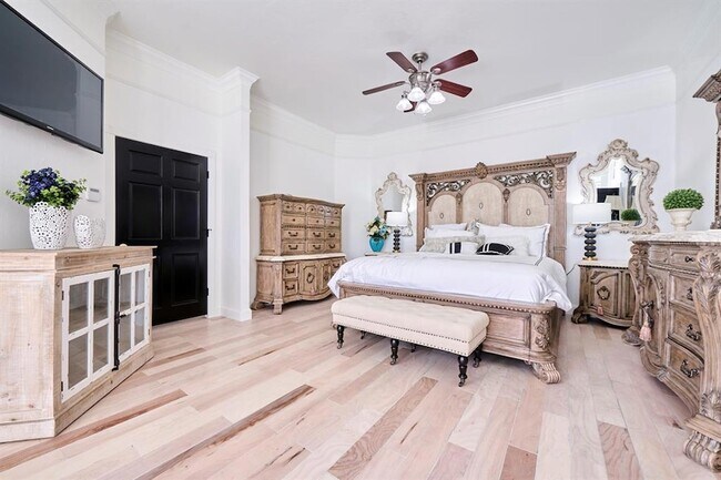 Building Photo - 13300 SW 38th St