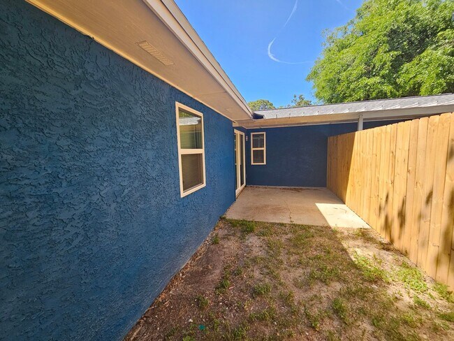 Building Photo - 1510 Arthur Ave
