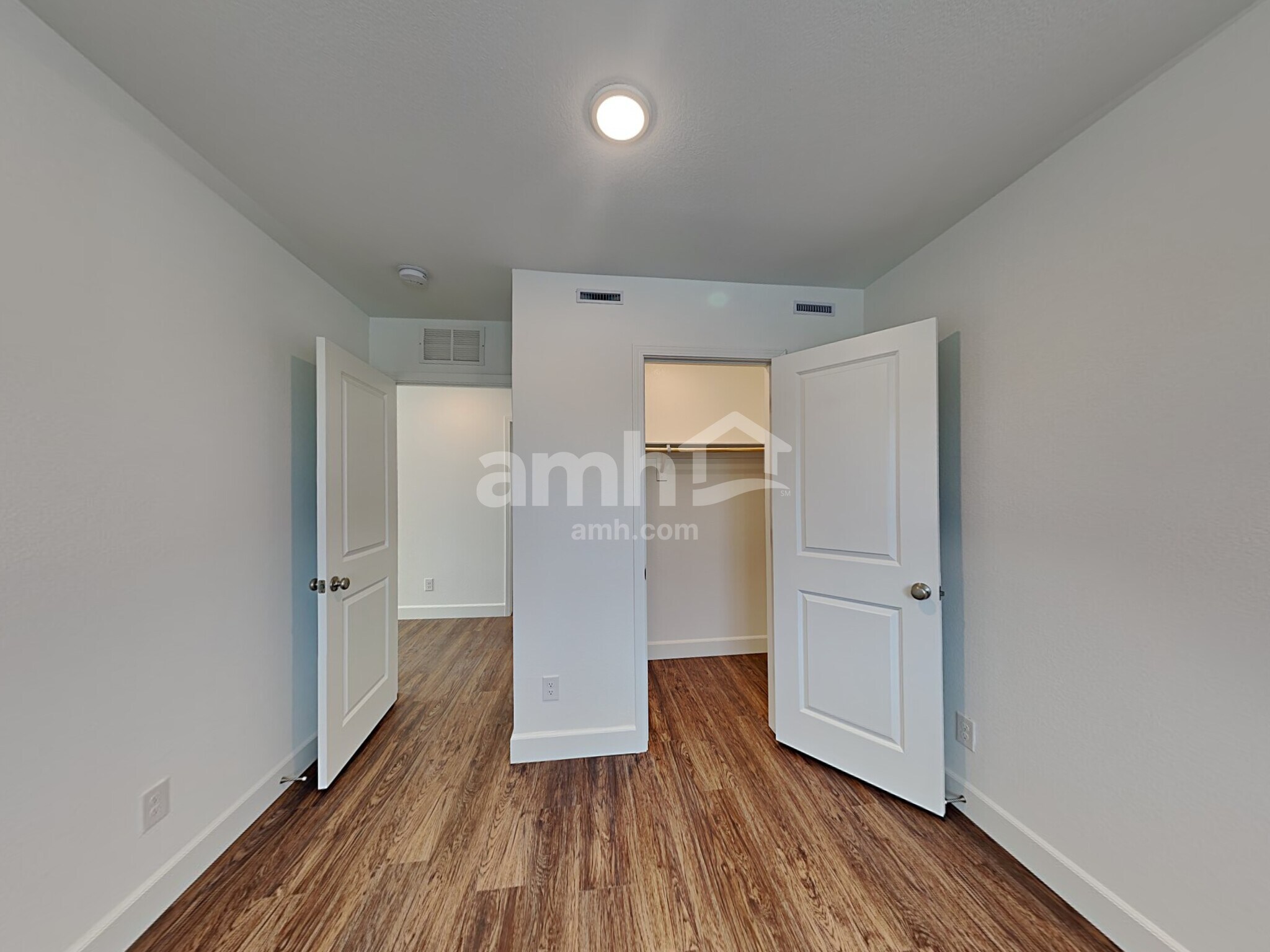 Building Photo - 9149 Crocker Pt Ct