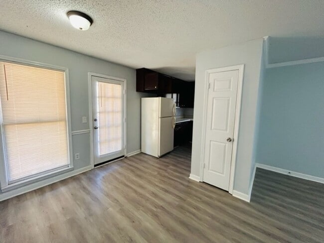 Building Photo - 4433 Torrance Dr NW