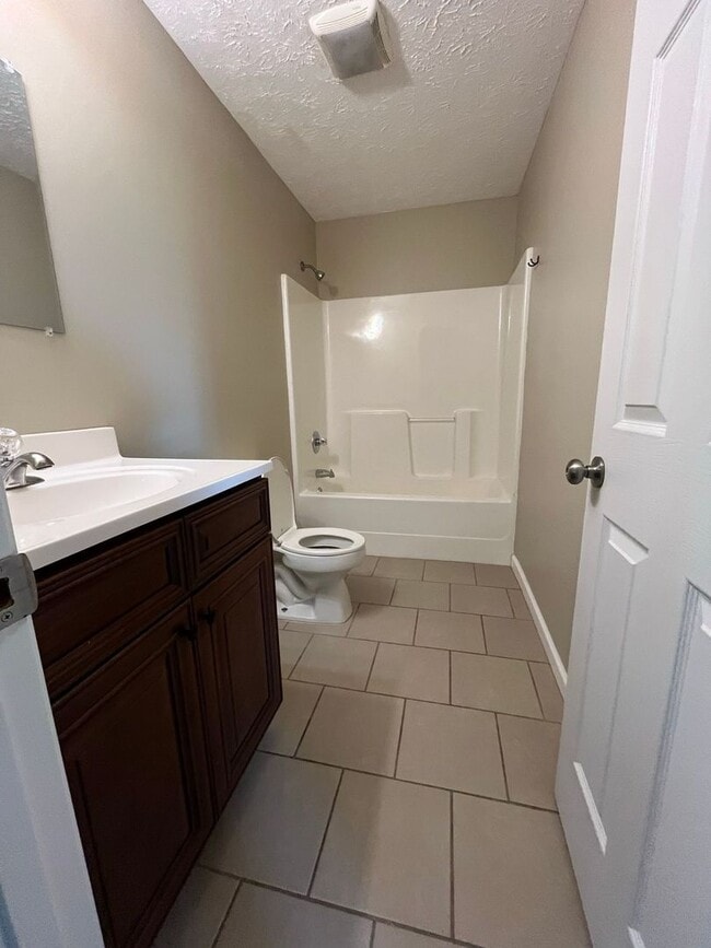 Building Photo - 3 bedroom 2 bath Single Family home in Dan...