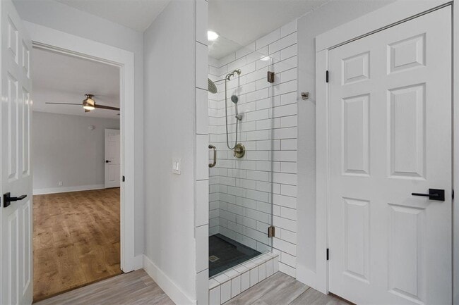 Building Photo - 1203 Thackeray Ln