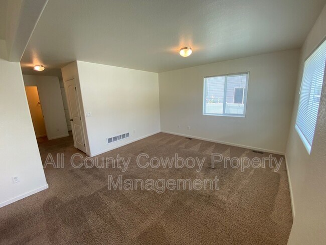 Building Photo - 4041 Little Moon Trail