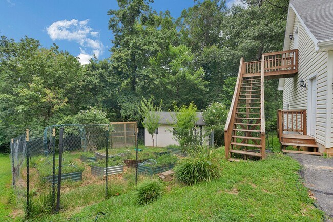Building Photo - 505 4th