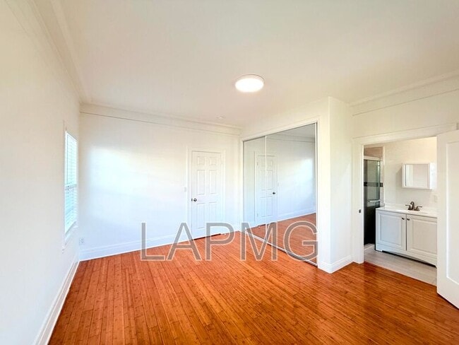 Building Photo - 1536 4th Ave