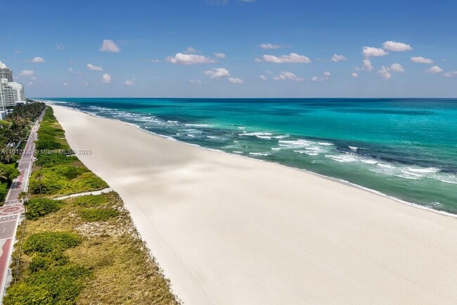 Building Photo - 3737 Collins Ave