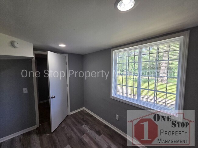 Building Photo - Beautiful 3 Bedroom 2 Bathroom in Kansas City