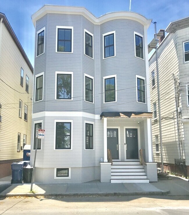 Building Photo - 14 Hardwick St