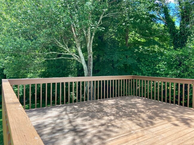 Building Photo - 94 Glenstone Dr