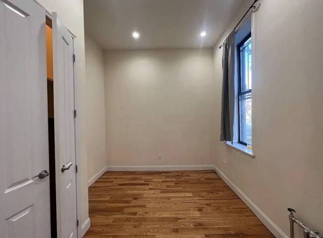 Building Photo - 1603 Yates Ave