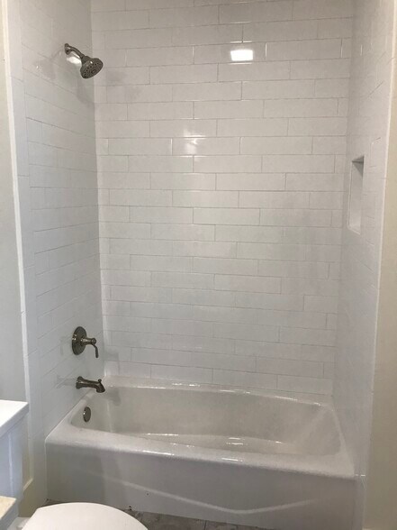 Building Photo - 1509 Highland Rd