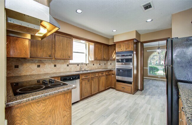 Building Photo - 4903 Charade Dr