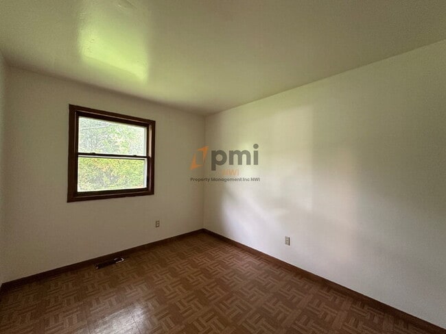 Building Photo - 732 N State Rd 149