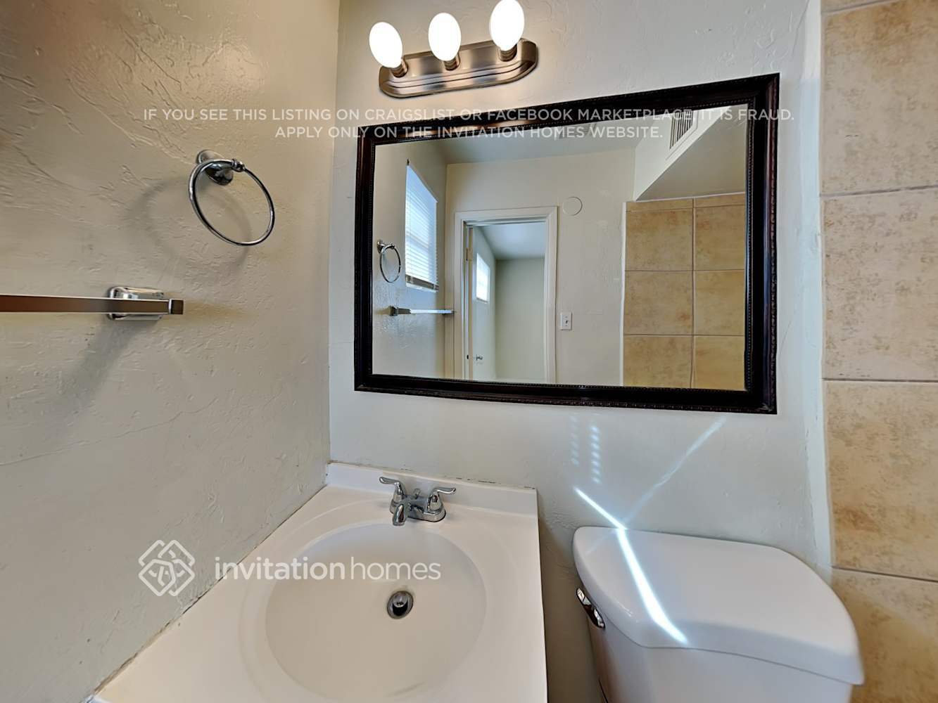 Building Photo - 4534 W Mitchell Dr