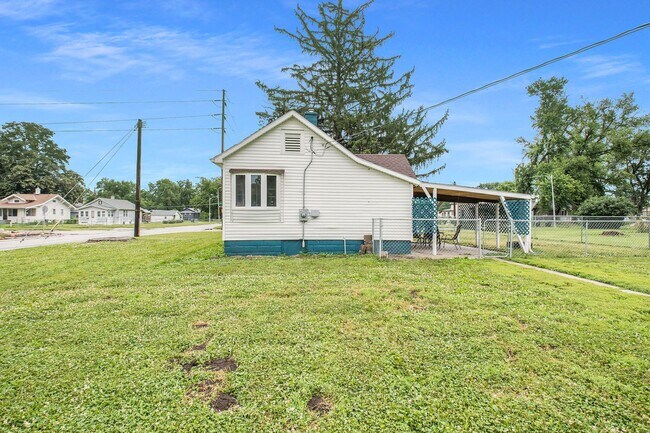 Building Photo - 7624 N 28th Ave