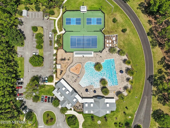 Building Photo - 4565 E Seneca Dr