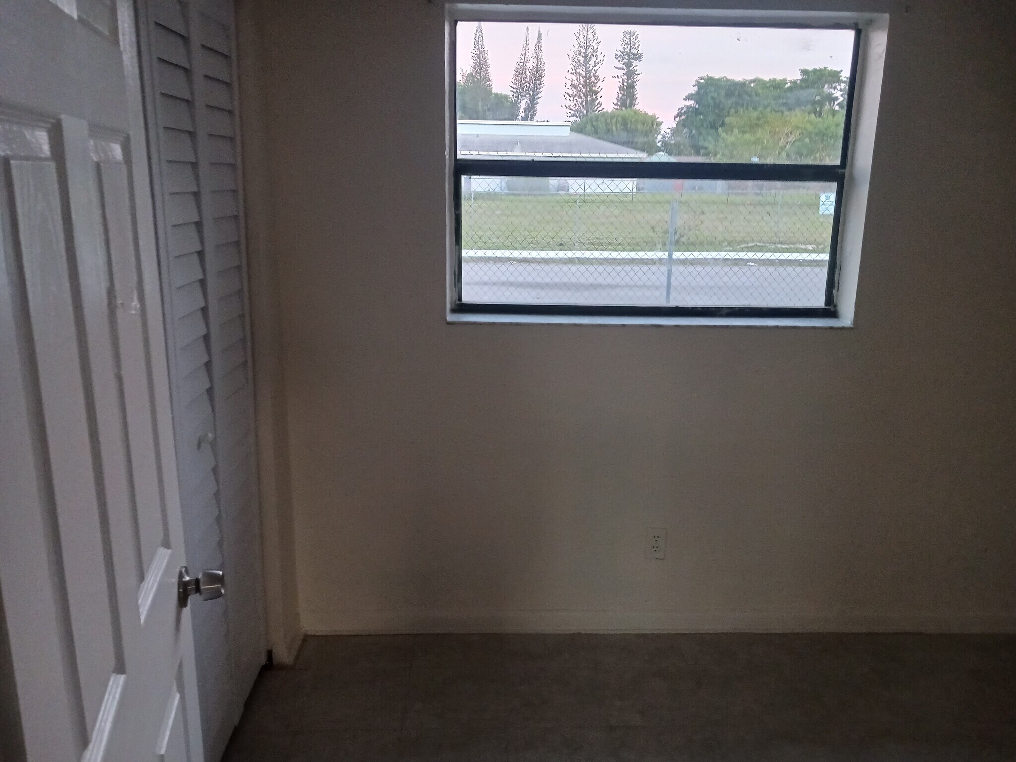 Building Photo - 2000 NW 27th St