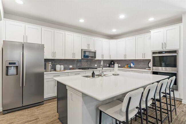 Building Photo - 1934 Peace Pl