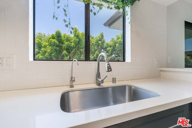 Building Photo - 5000 S Centinela Ave