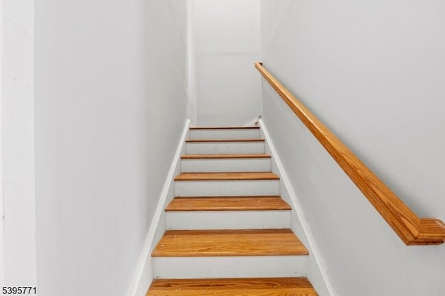 Building Photo - 176 Union Ave