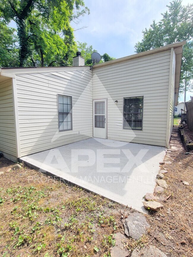 Building Photo - Spacious 2 Bd - 2 Ba Single Family Home in West Knoxville!