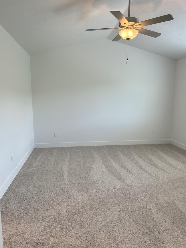 Building Photo - 5118 Lakefield Dr