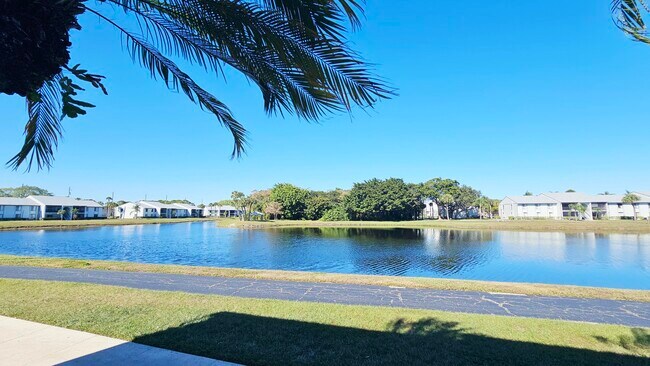 Building Photo - 1001 Green Pine Blvd