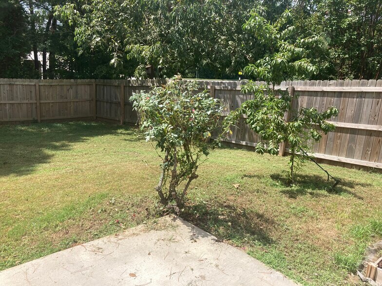 Building Photo - 381 Indian Branch Dr