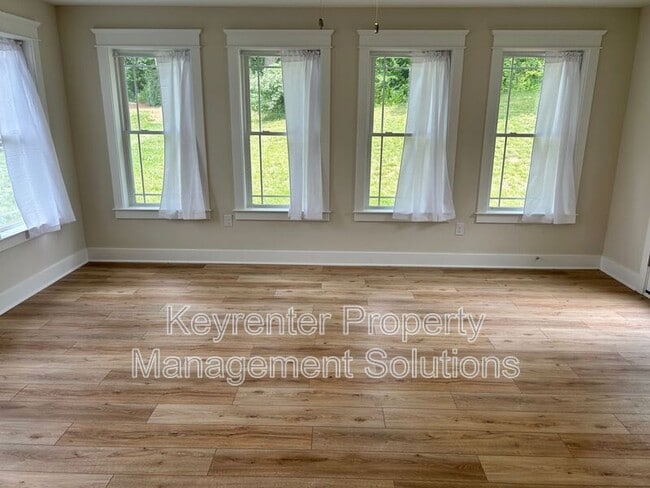 Building Photo - 185 Lindburgh Dr