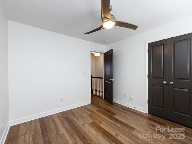 Building Photo - 1348 Green Oaks Ln
