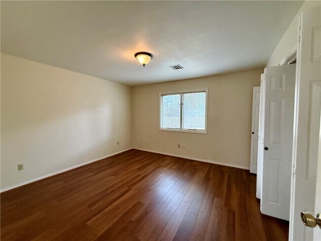 Building Photo - 9 Dunedin Dr