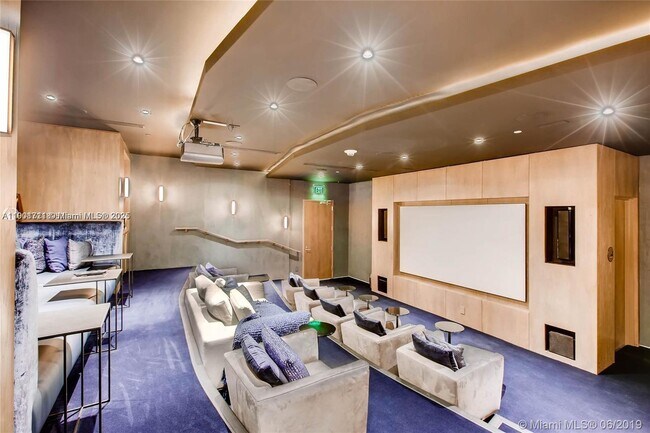 Building Photo - 650 NE 32nd St