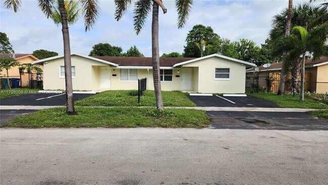 Building Photo - 5319 NW 18th Ct