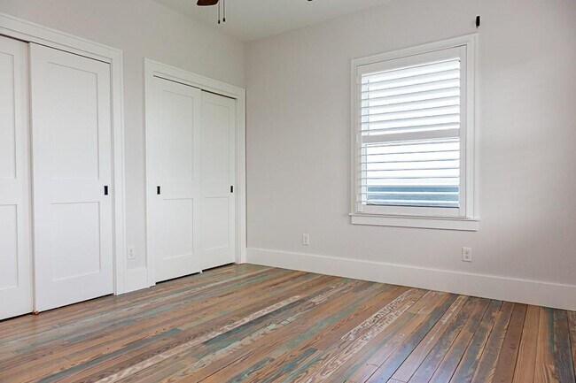 Building Photo - 2612 Todville Rd