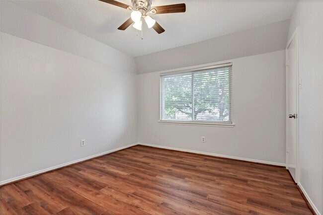 Building Photo - 12615 Retreat Trail