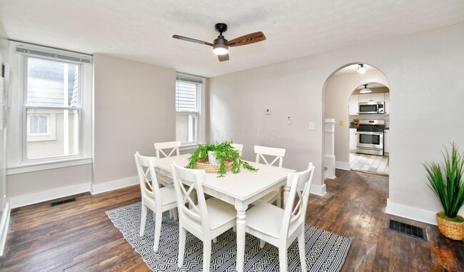 Building Photo - 1517 Hawthorne Ave