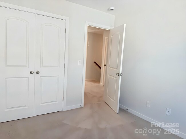 Building Photo - 14105 Alley Mae Aly