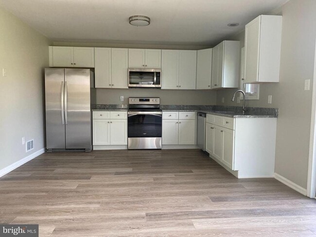 Building Photo - 4001 Brandywine Ct