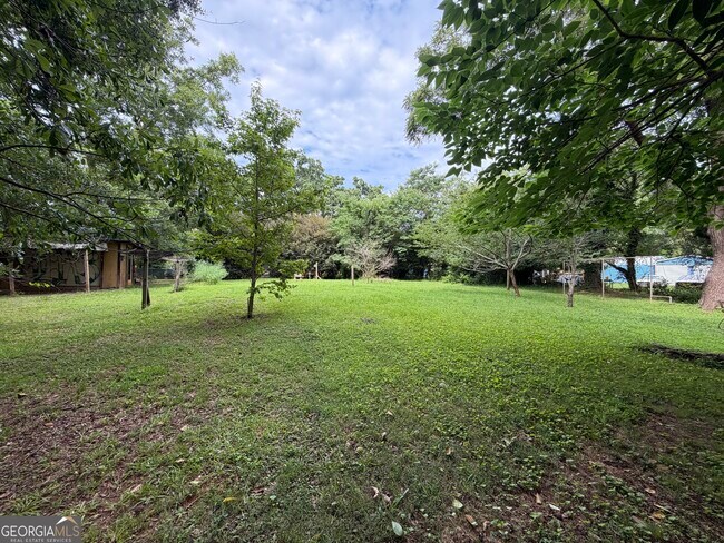 Building Photo - 1054 College Station Rd