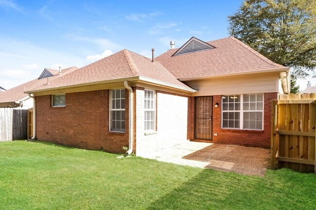 Building Photo - 7040 Millers Glen Way