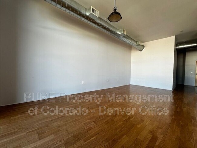 Building Photo - 3100 Huron St