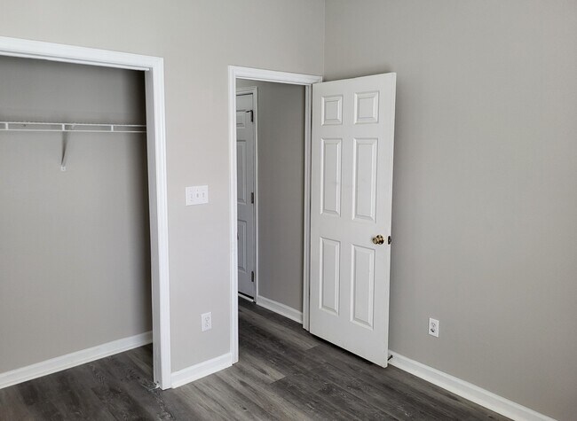 Building Photo - 8300 Neuse Hunter Dr