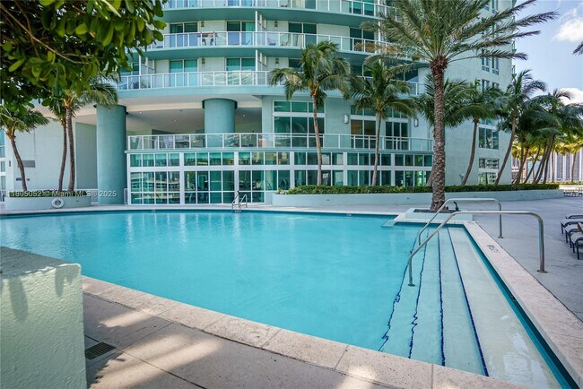 Building Photo - 1900 N Bayshore Dr