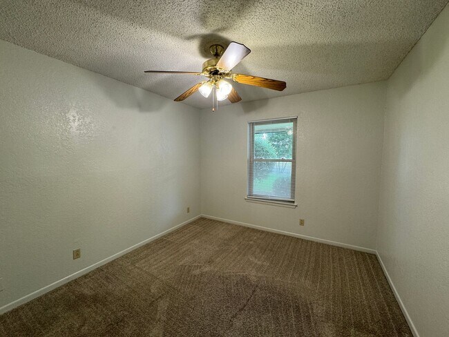 Building Photo - 3-Bedroom Apartment for Rent in Killeen